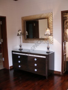CONSOLE WITH MIRROR